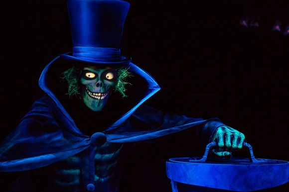 Disneyland_2015_Hatbox_Ghost_Photo