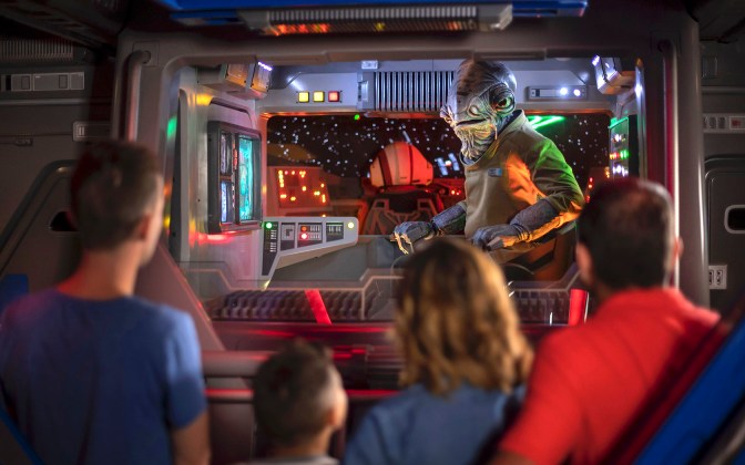 Lieutenant Bek in Star Wars: Rise of the Resistance